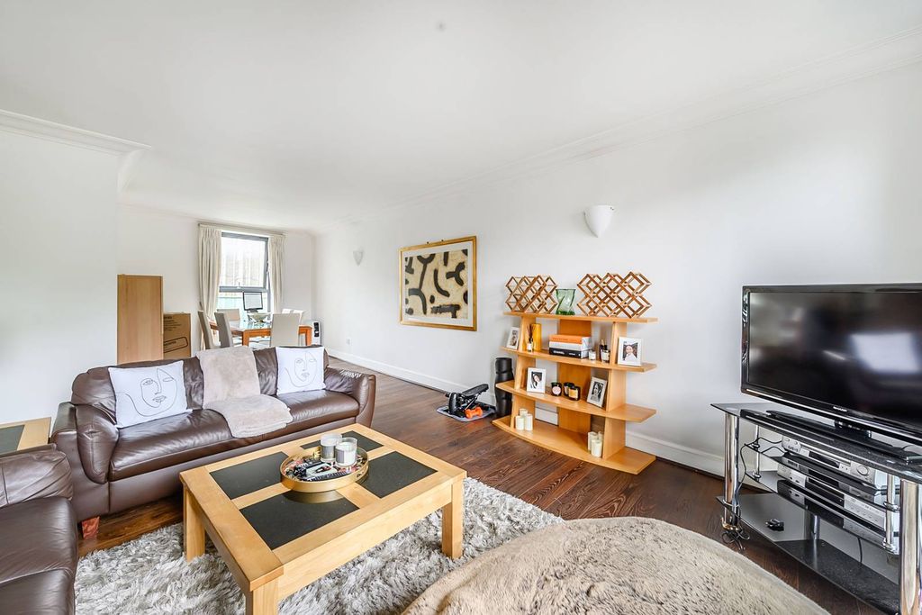 Property photo 3 of 10