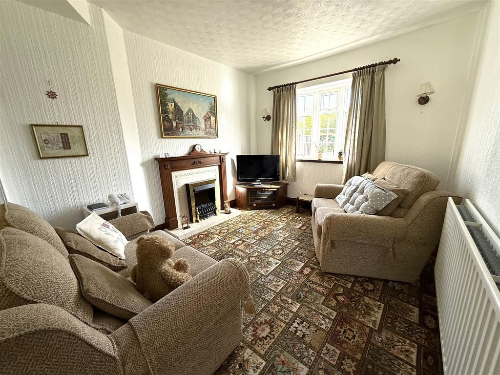 Property photo 3 of 17 64 Sandy Lane Drt.Jpeg