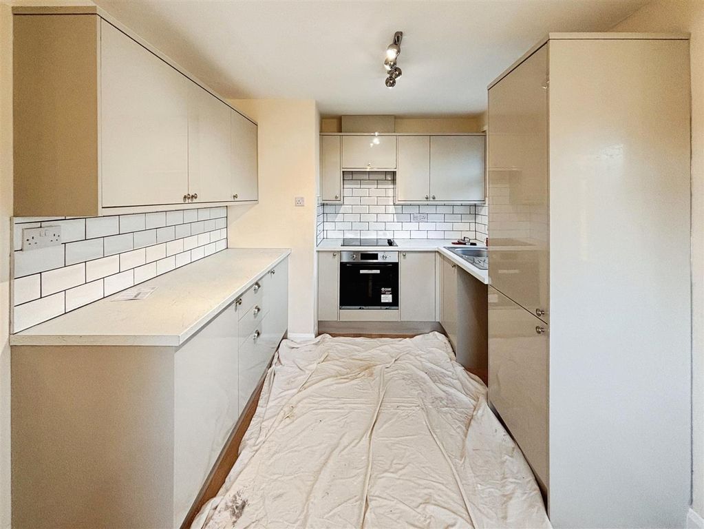 Property photo 3 of 6 Kitchen Diner (1).Jpg