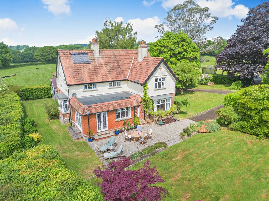 Property photo 1 of 26 Fosseway House