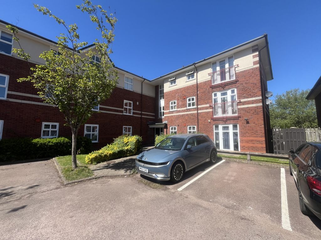 Property photo 1 of 9 2Â Bedroom Apartment For Sale