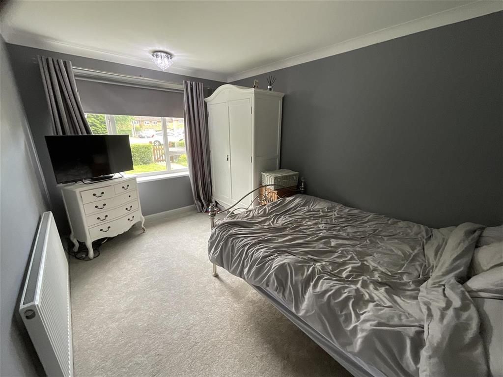 Property photo 2 of 9 Bedroom