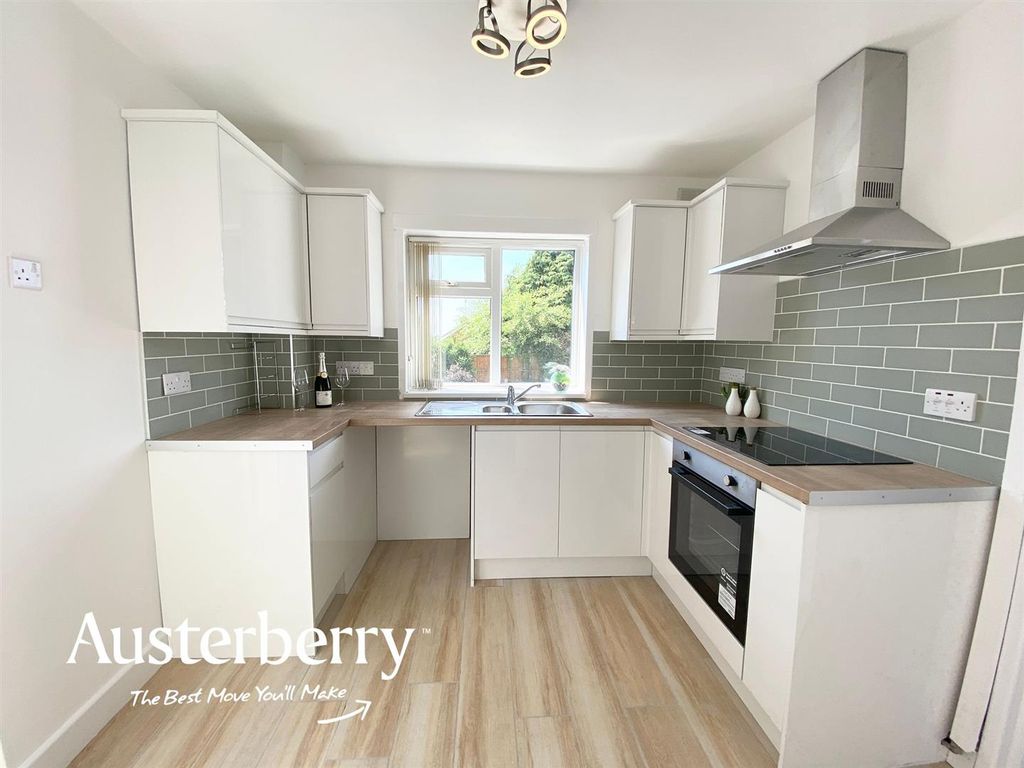 Property photo 2 of 16 230 Whieldon5.Jpg