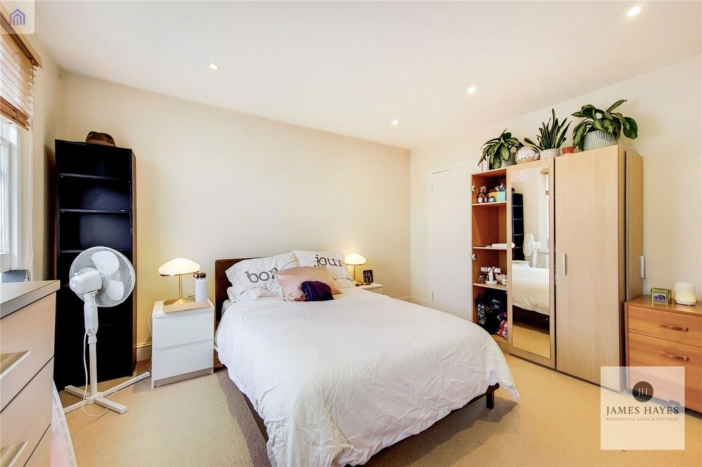 Property photo 3 of 6 Picture No. 02