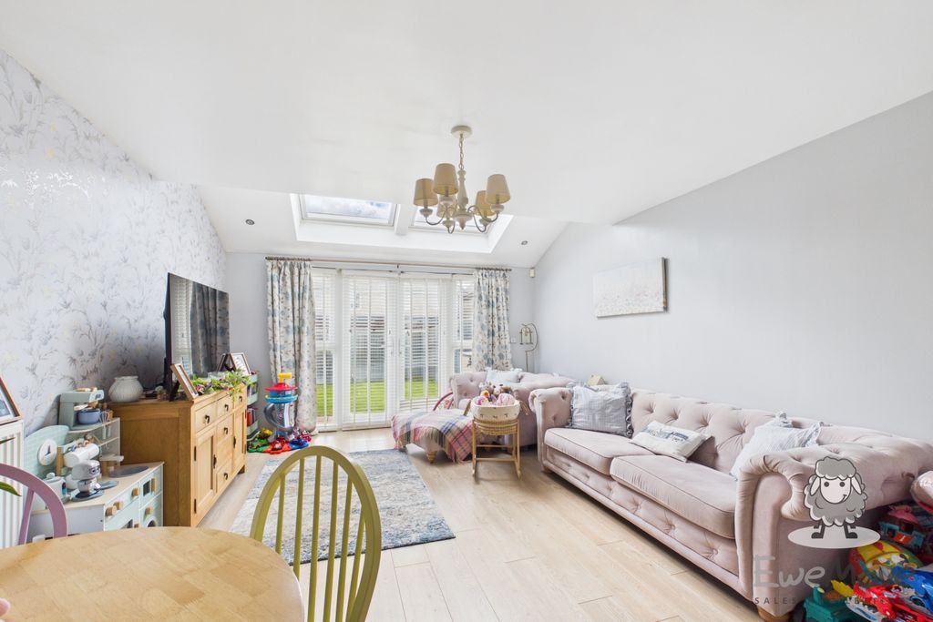 Property photo 2 of 15 5