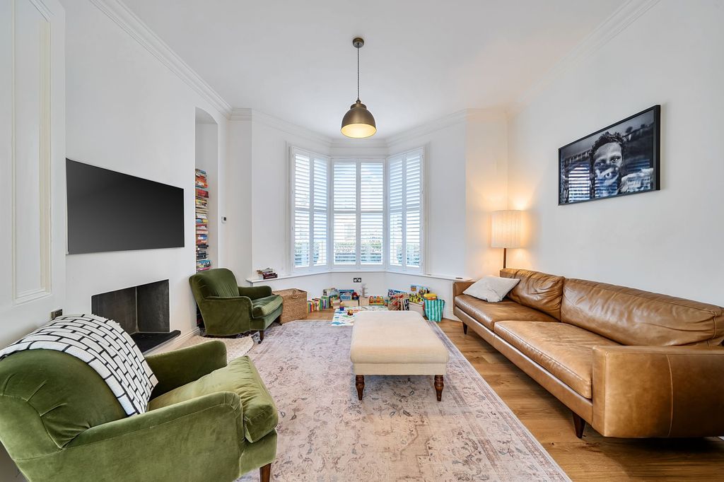 Property photo 3 of 26