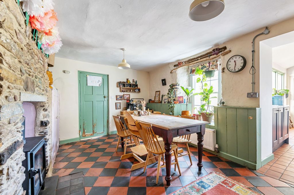 Property photo 2 of 14