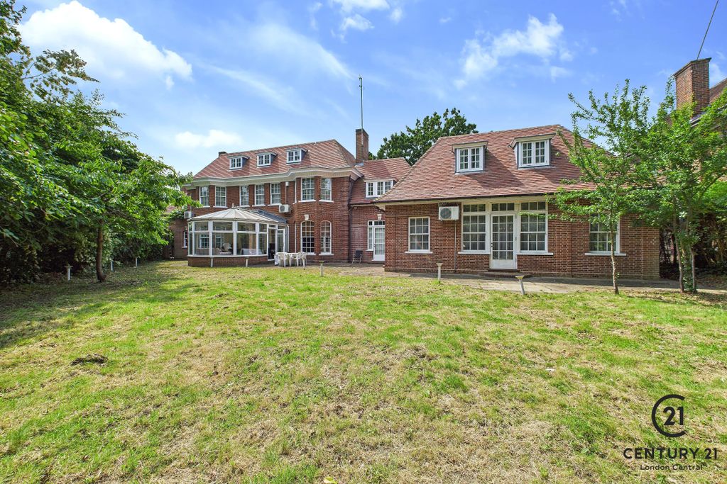 Property photo 2 of 15
