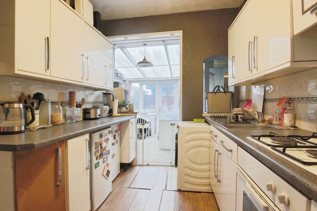 Property photo 3 of 10 4877266