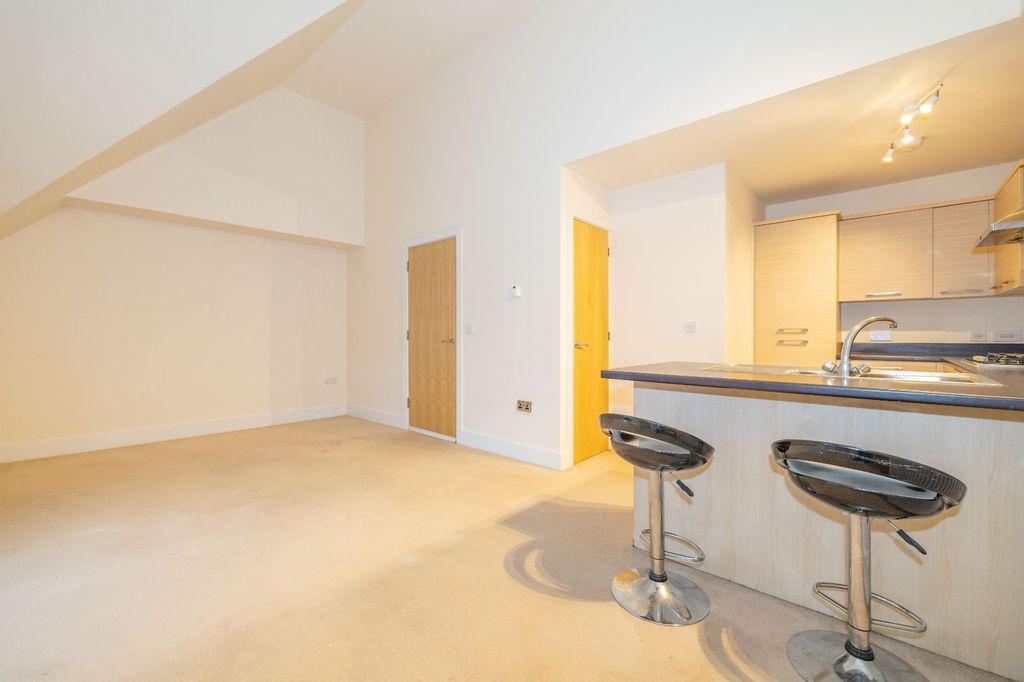 Property photo 2 of 12 Picture 2