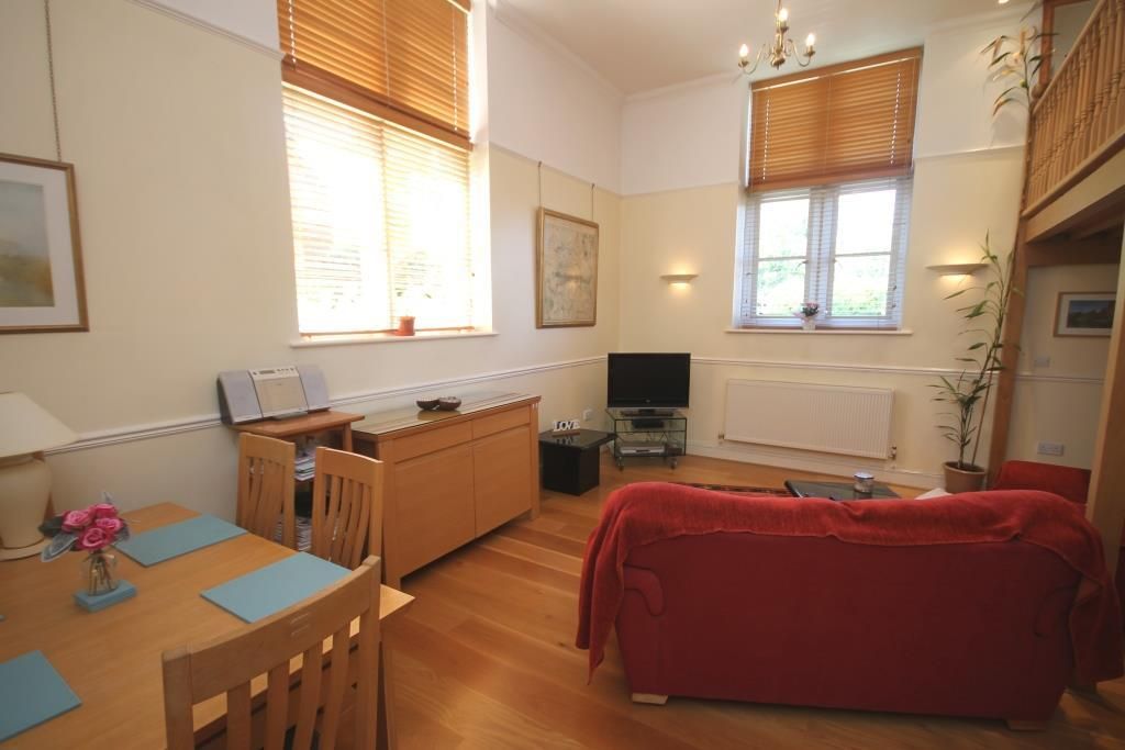 Property photo 3 of 10
