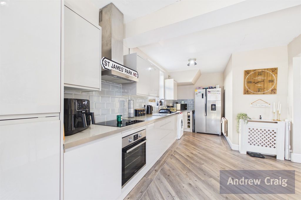 Property photo 3 of 14 Kitchen/Diner