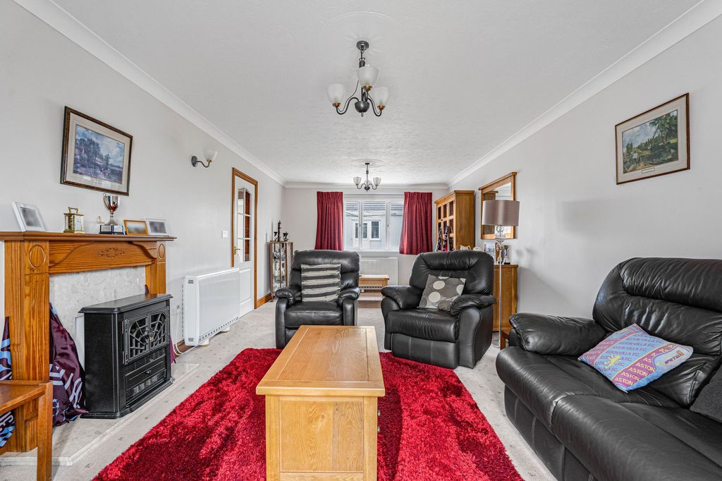 Property photo 3 of 24