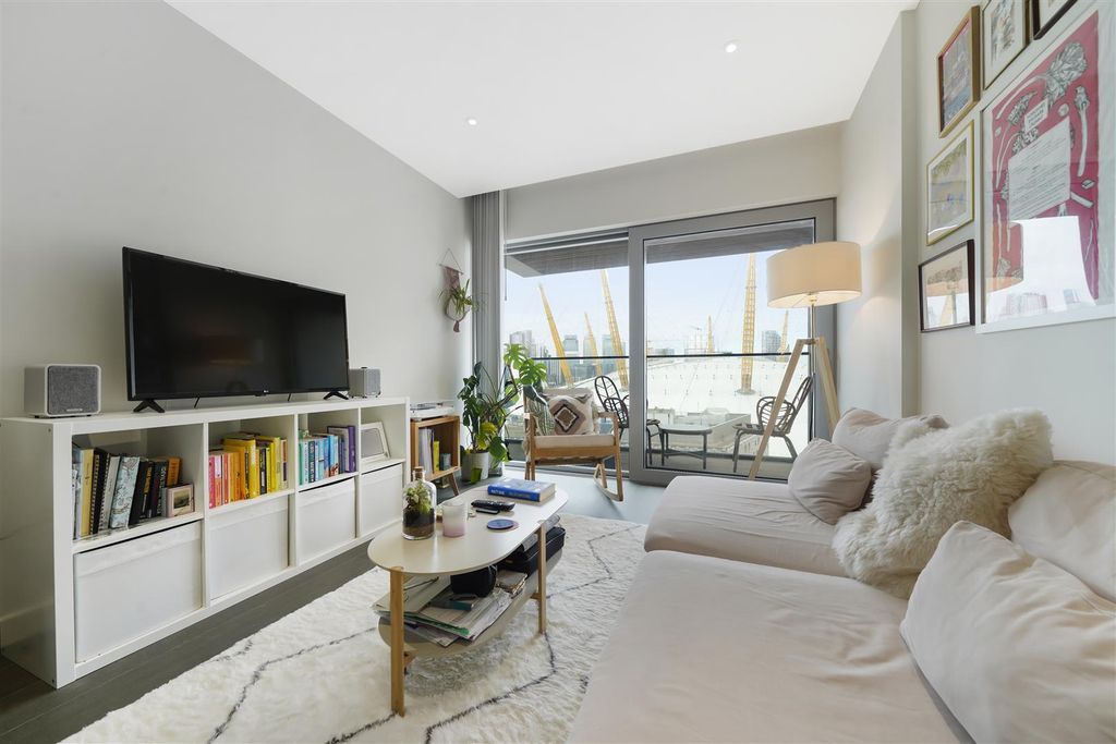 Property photo 2 of 14 Flat 1202, 10 Cutter Lane - Vyazoms2Plk8Jlmjg7Ff.J