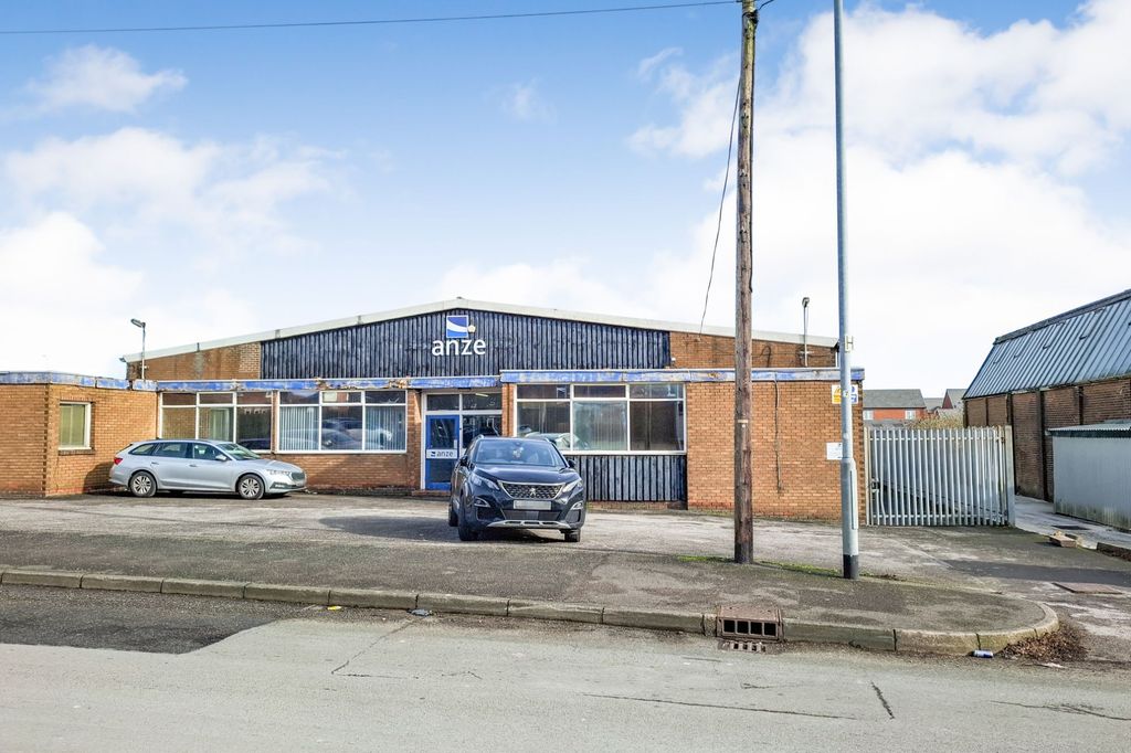 Property photo 3 of 5 Land And Buildings To The North East Side Of Eastfield Side, Sutton In Ashfield Ng17 4Jr