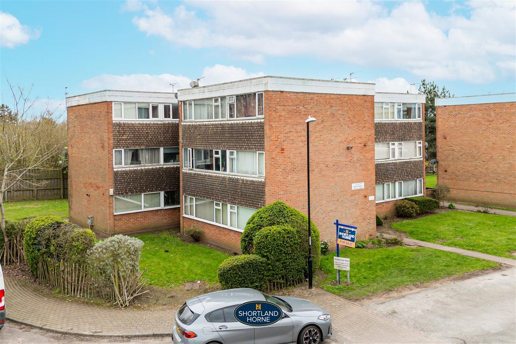 Property photo 1 of 10 Pleydellclose.Jpg