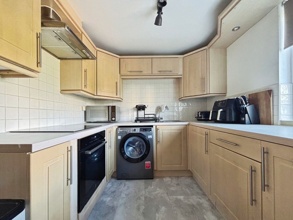 Property photo 3 of 8 Pbox-Img.Jpg