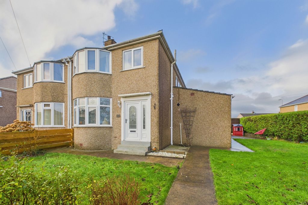 Property photo 2 of 25