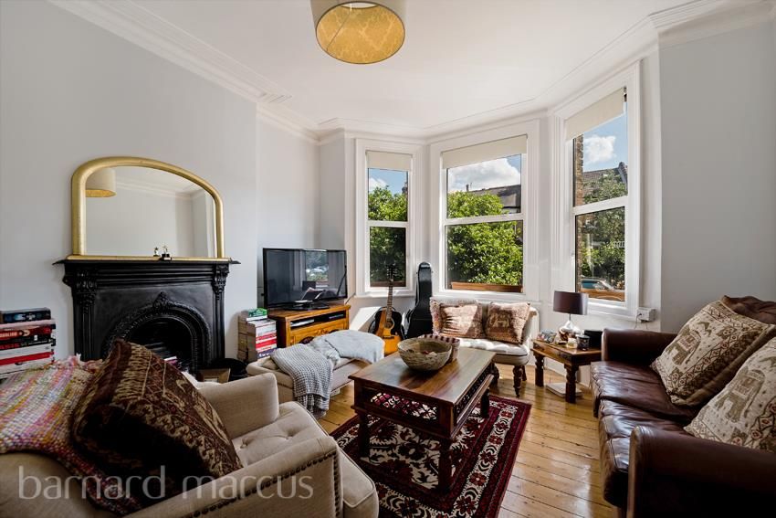 Property photo 1 of 8 Living Room