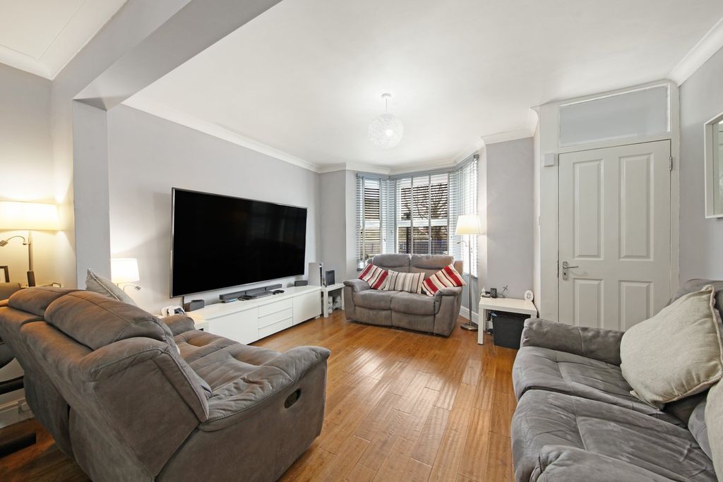 Property photo 2 of 18