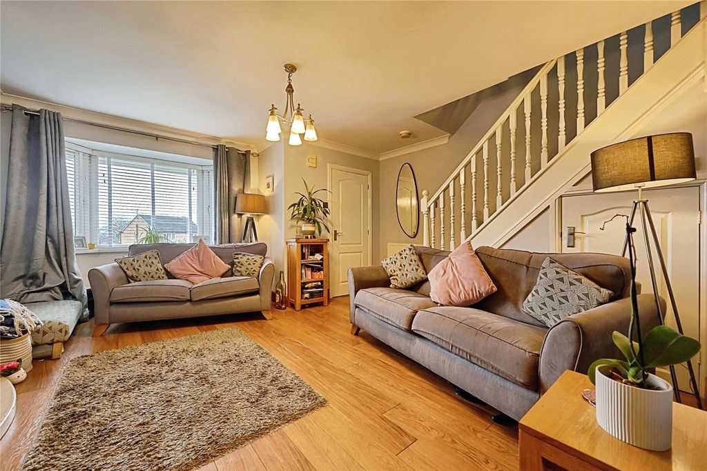 Property photo 2 of 23 Lounge