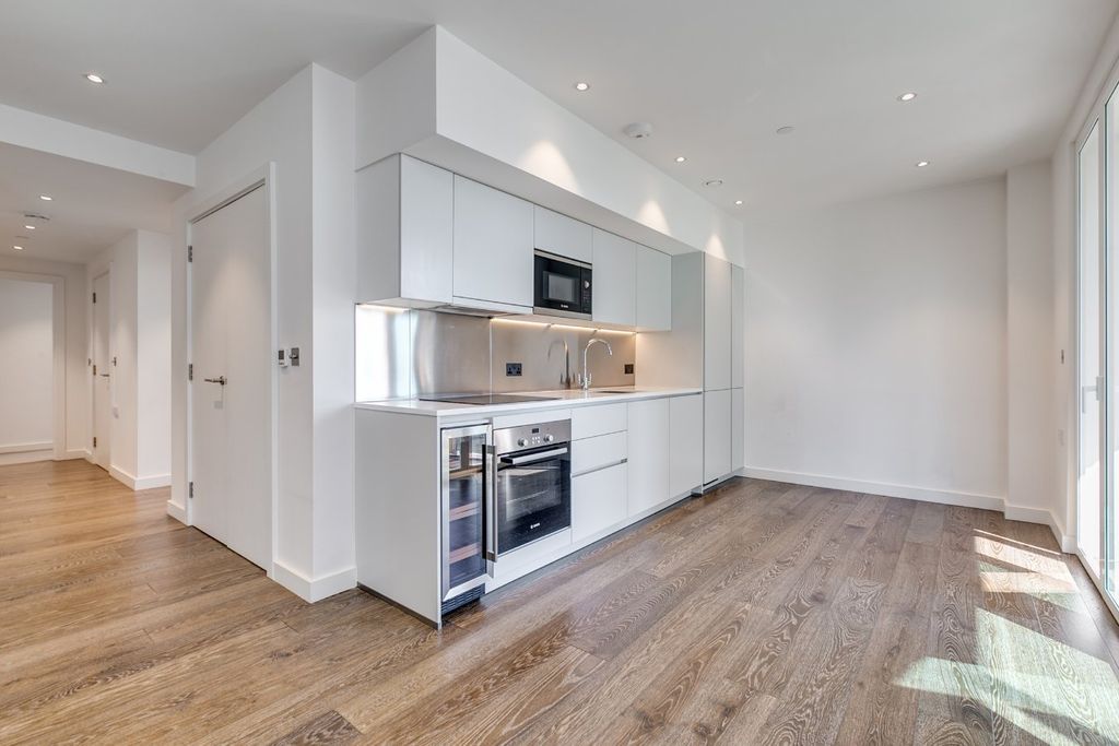 Property photo 1 of 9 Kitchen