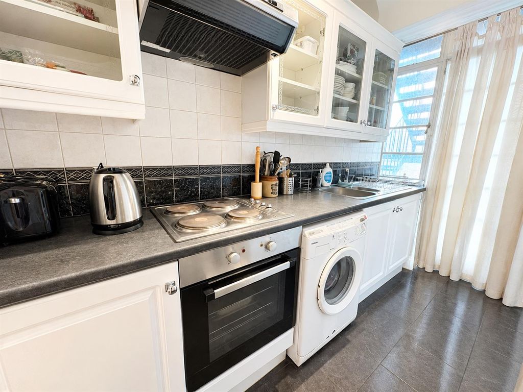 Property photo 3 of 6 190F72A4-36Cb-4979-Be80-E6412Ab62906.Png