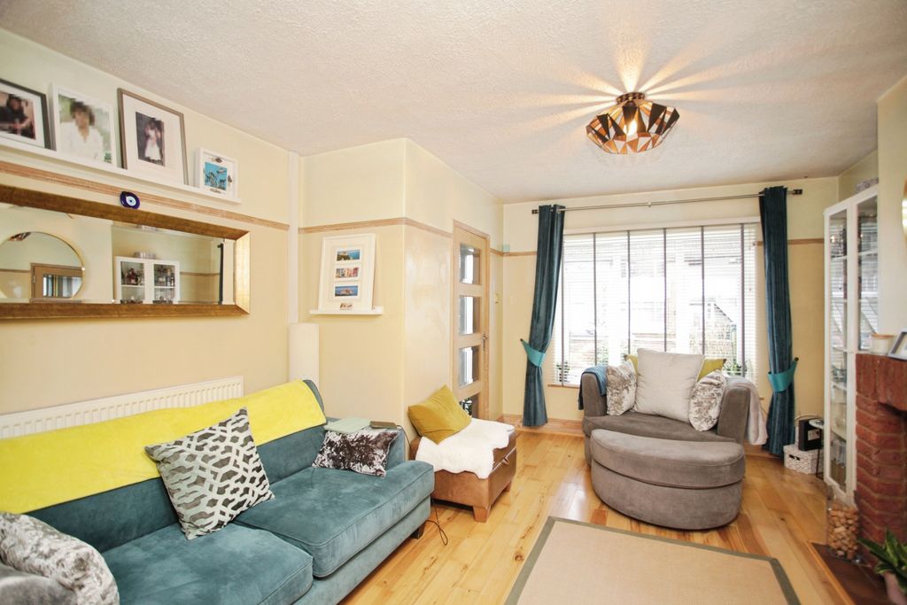 Property photo 2 of 13