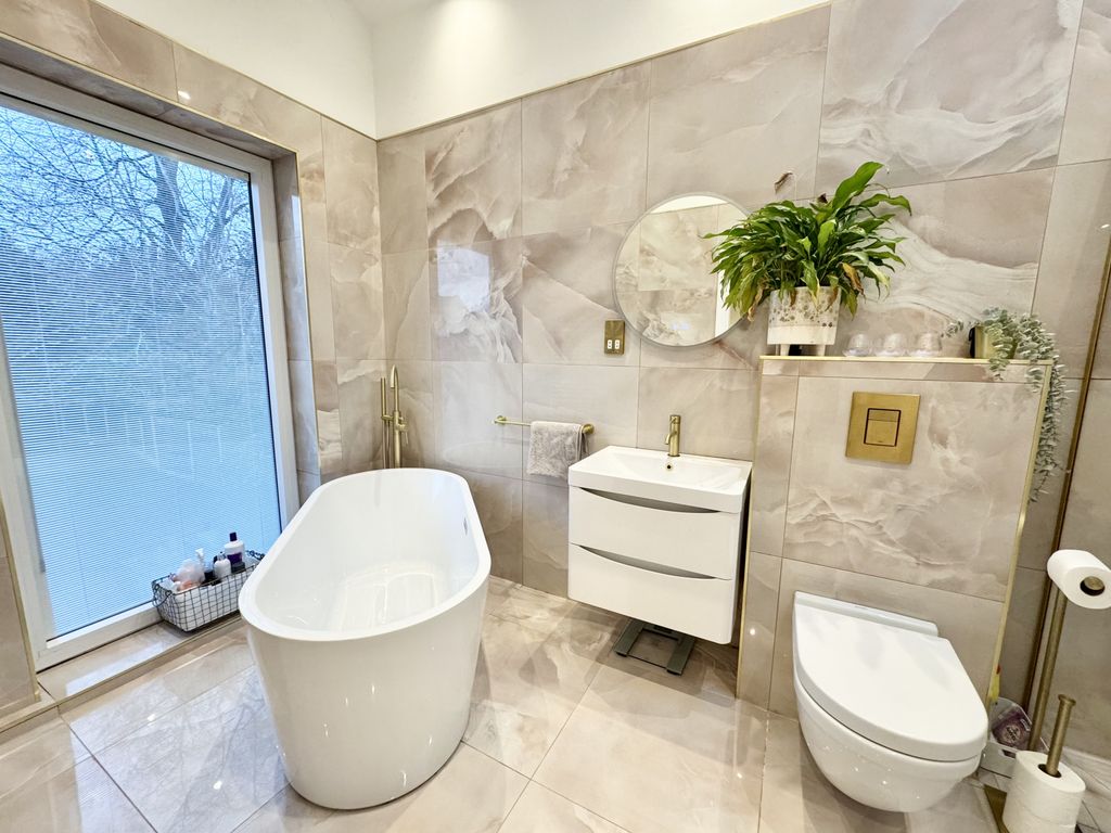 Property photo 3 of 27 Gallery