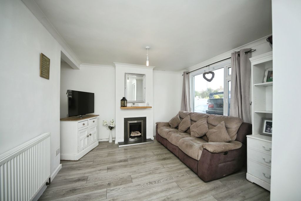 Property photo 2 of 18 Photo