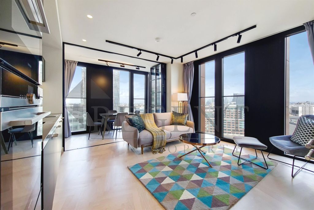 Property photo 1 of 19 Reception