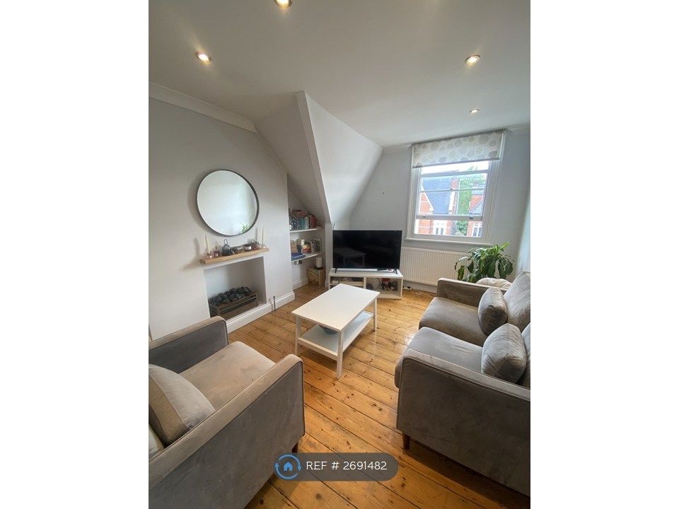 Property photo 2 of 10 Living Room