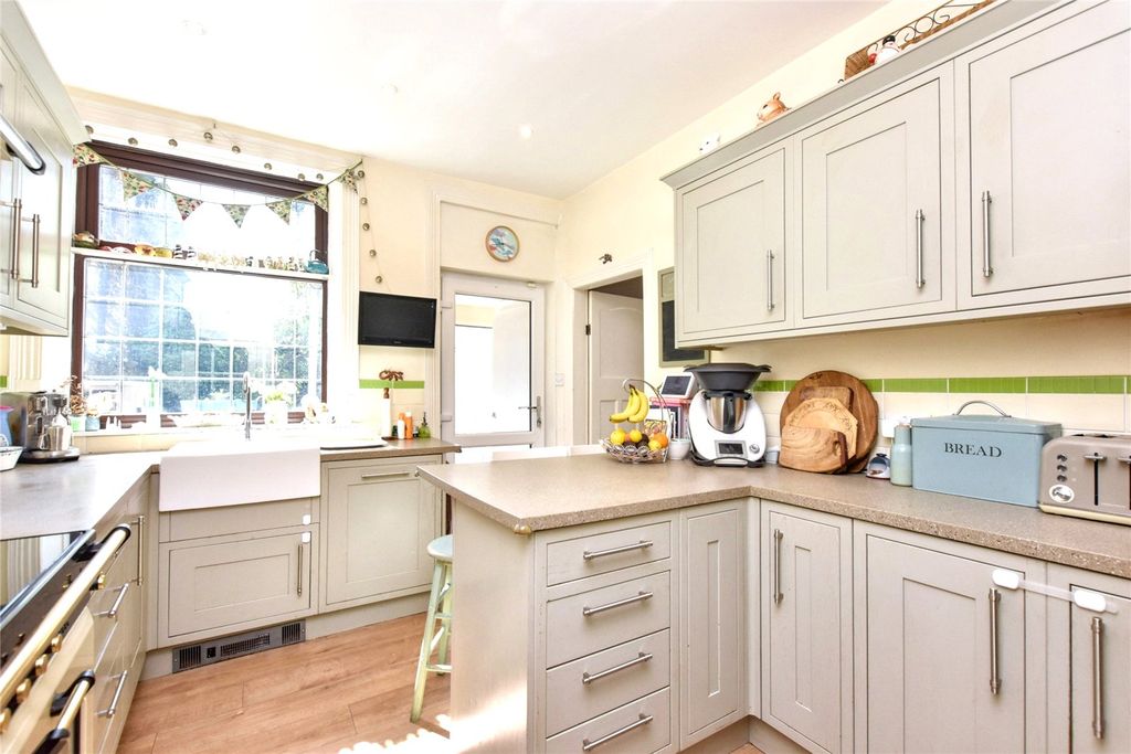 Property photo 3 of 44 Picture No. 24