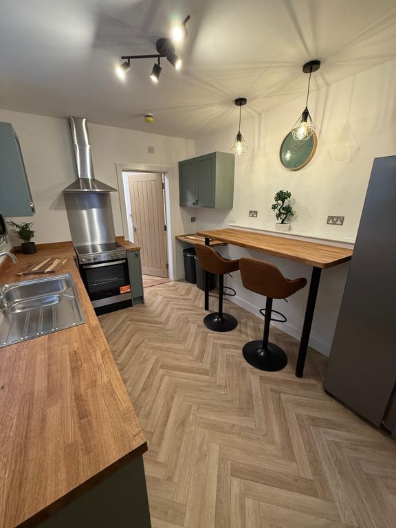 Property photo 2 of 6 Img_9542