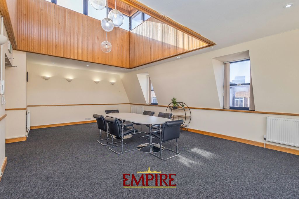 Property photo 3 of 11 Office 18 Of 18.Jpg