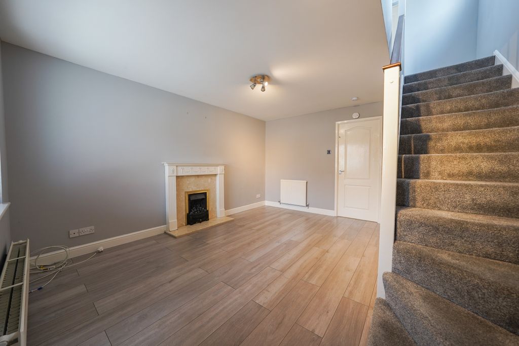 Property photo 2 of 19 Listing_808645_0016_504Cb109