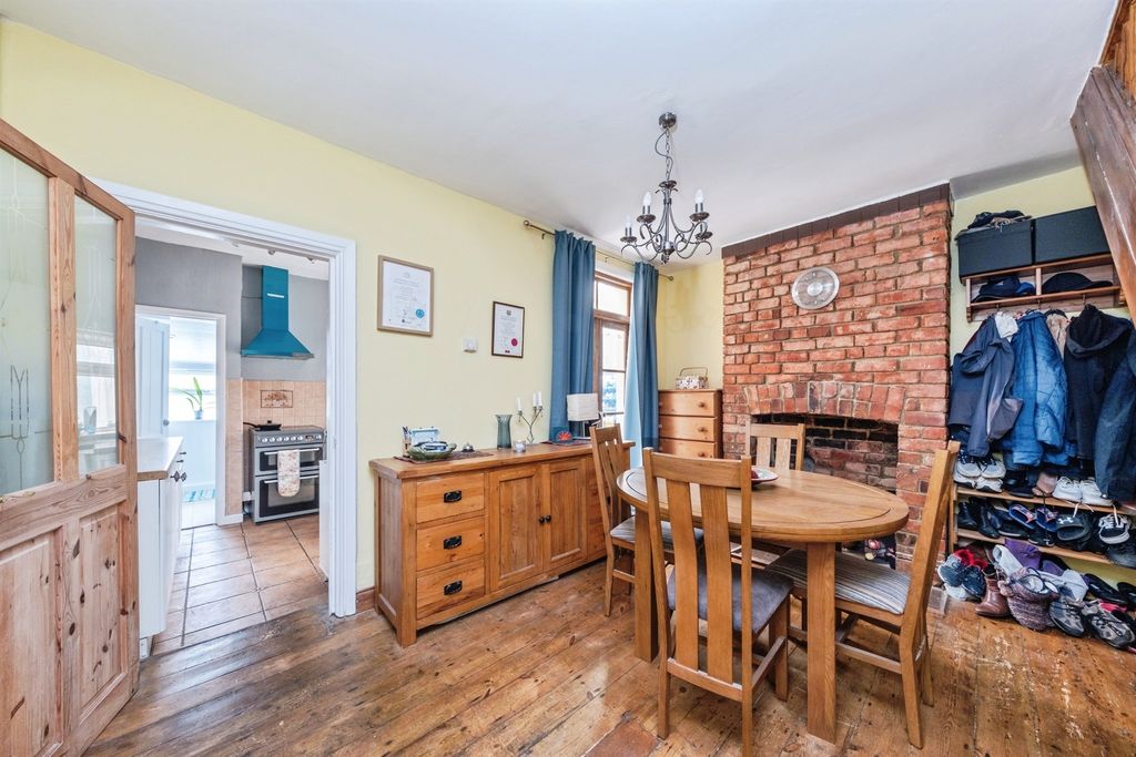 Property photo 3 of 13