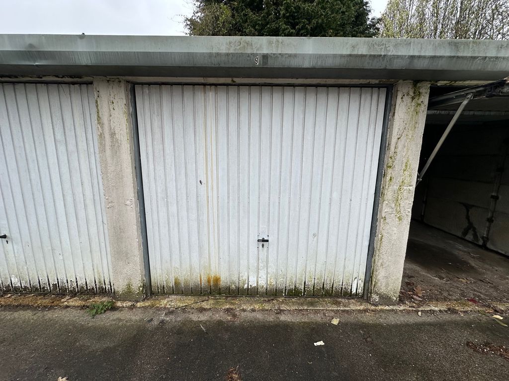 Property photo 1 of 4 Photo 4