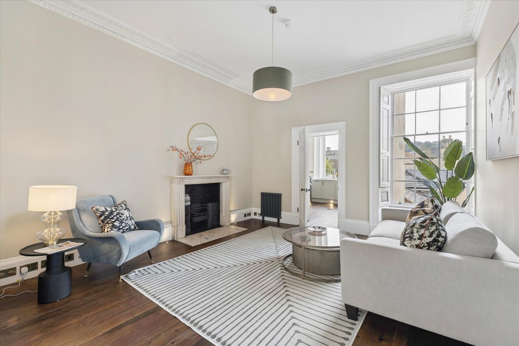 Property photo 3 of 18 Image