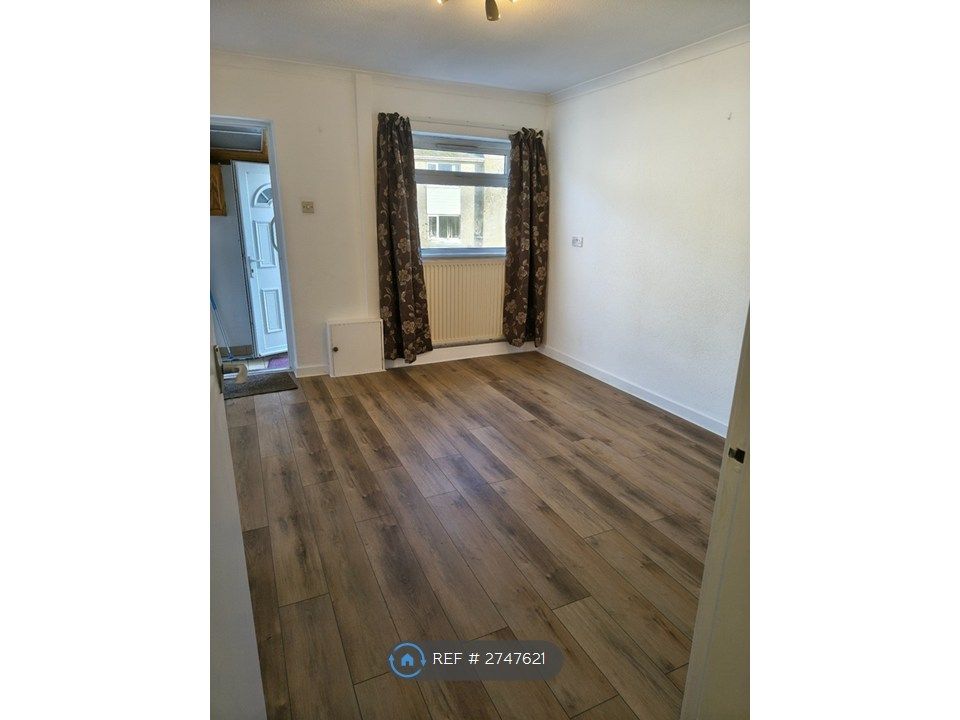 Property photo 3 of 13 Dining Room