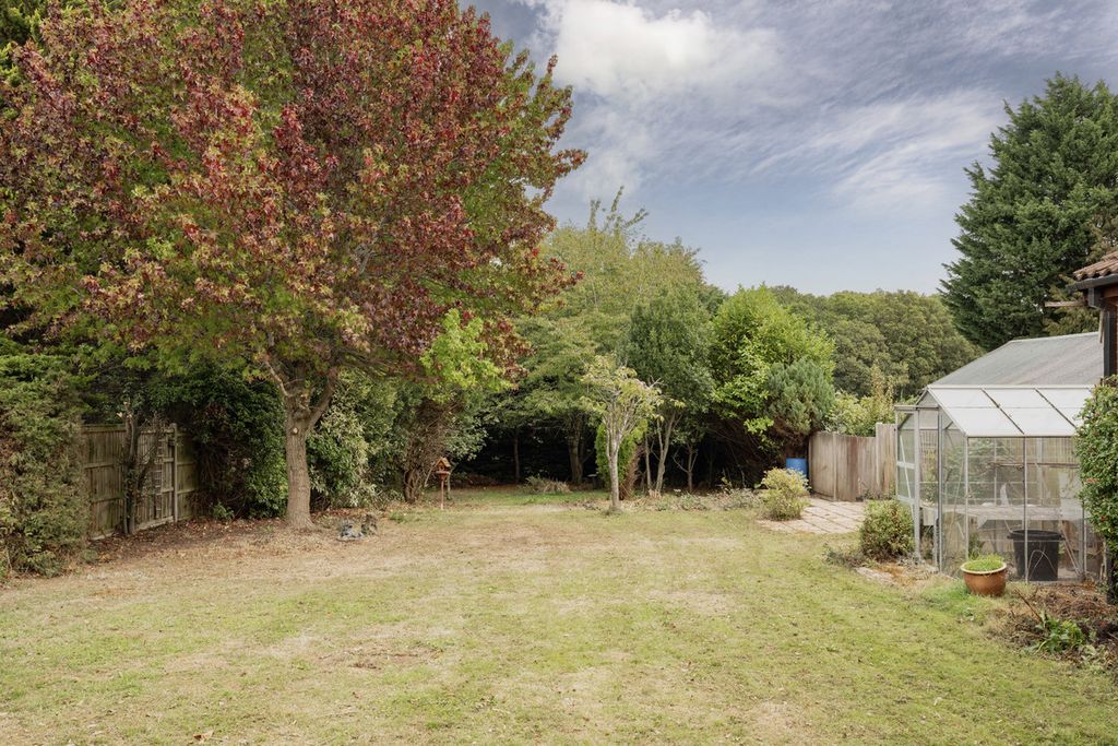 Property photo 2 of 20