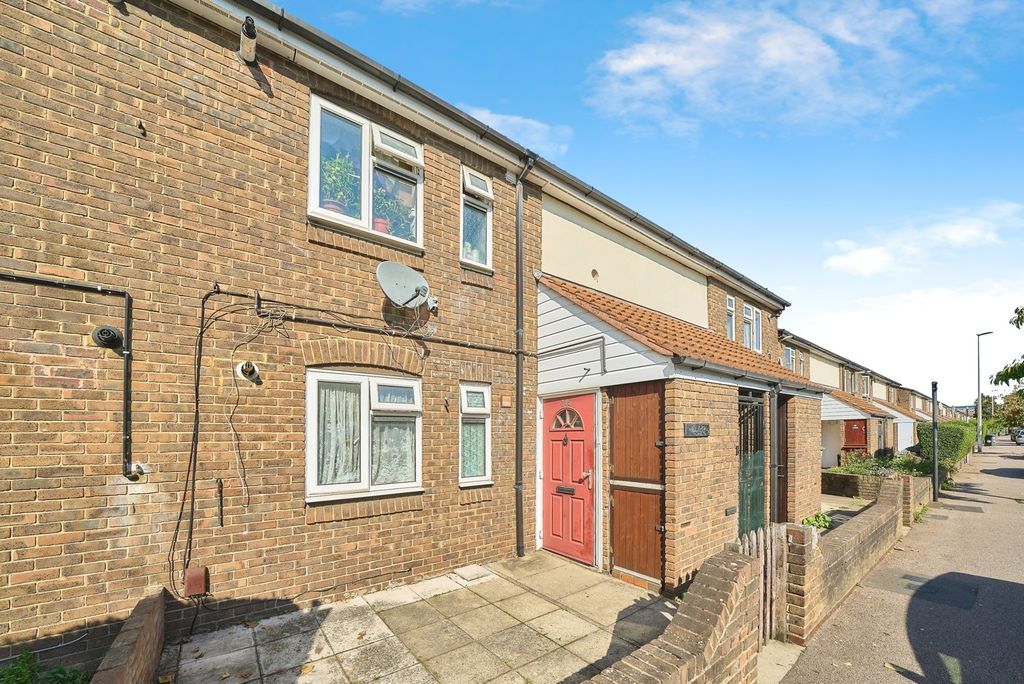 Property photo 2 of 17 Photo