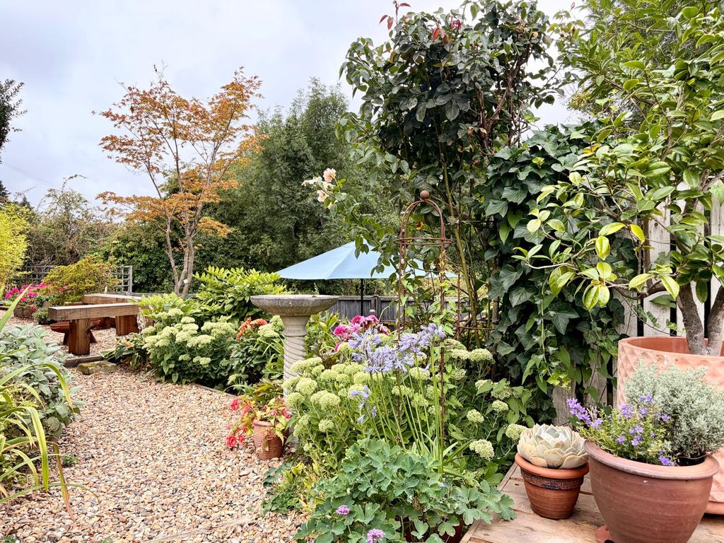 Property photo 2 of 40