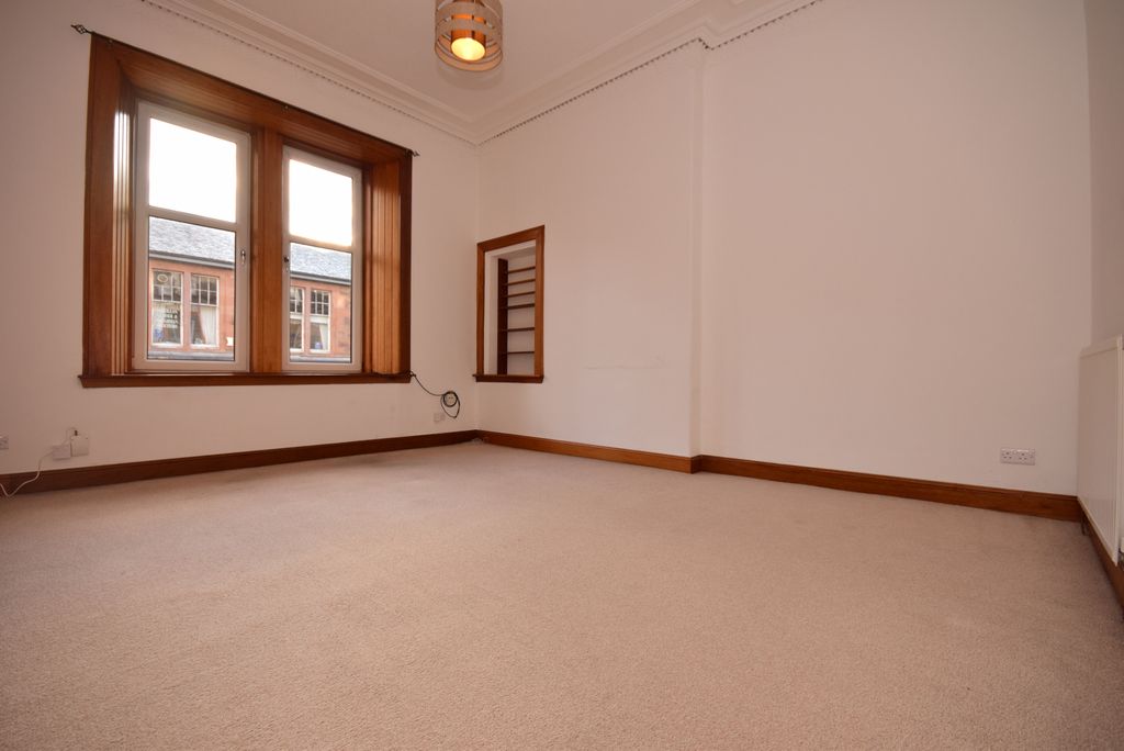 Property photo 2 of 13 Lounge