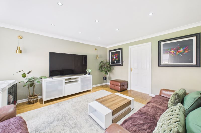 Property photo 2 of 16 Lounge Angle 1