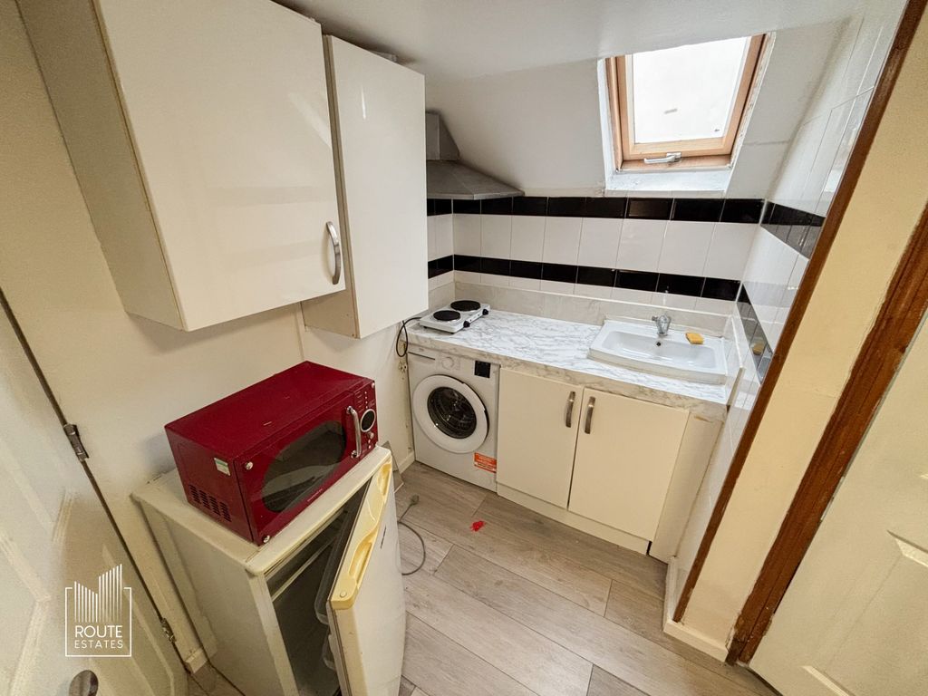 Property photo 3 of 5 Photo 5