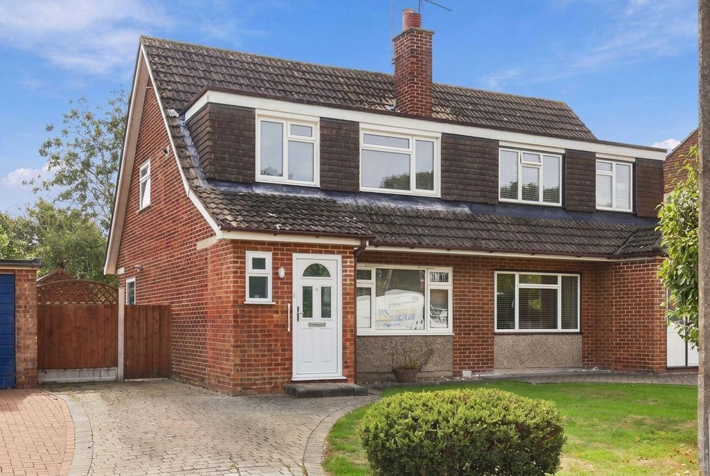 Property photo 2 of 16 Semi Detached Home