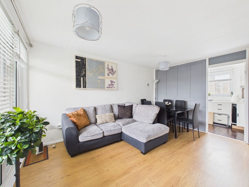 Property photo 2 of 17 Living Room