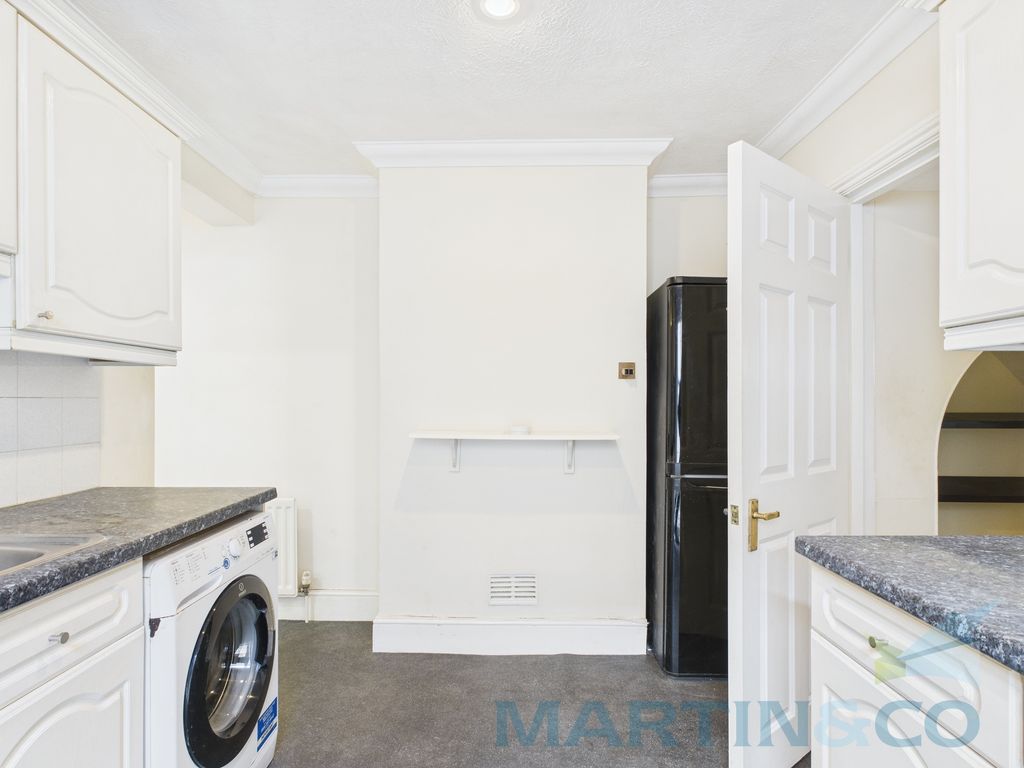 Property photo 2 of 15 Kitchen Pic 2