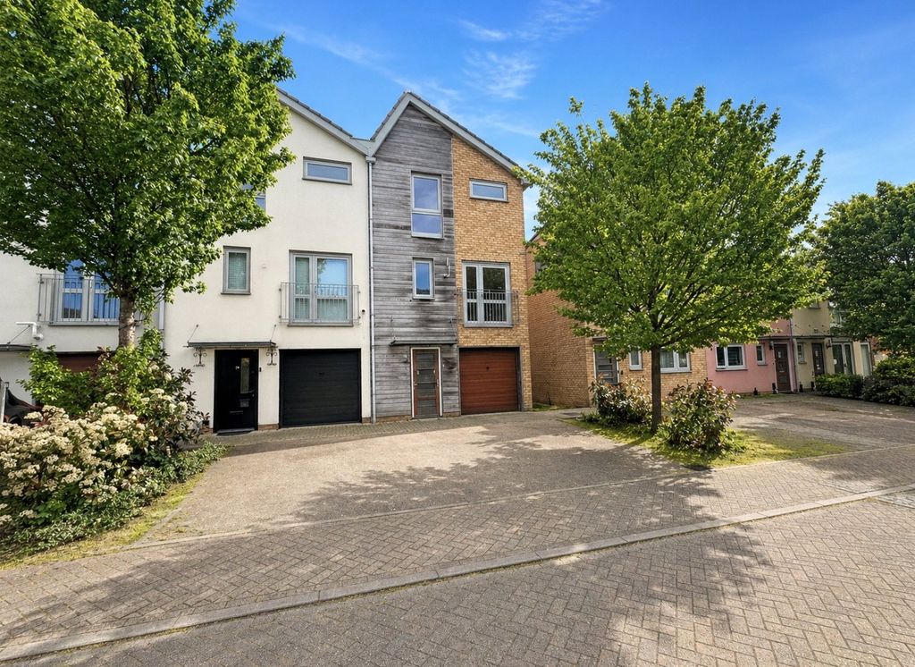 Property photo 1 of 12 External